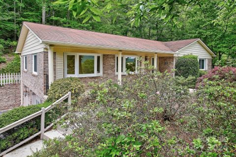 43 Hunters Lane sold home in Hunters Crossing, Hendersonville, NC
