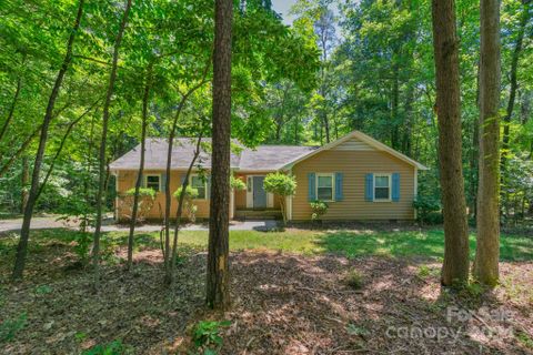 5917 Indian Brook Drive sold home in Indian Brook, Matthews, NC