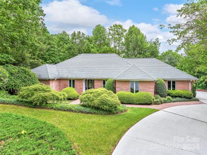 115 Woodglen Court