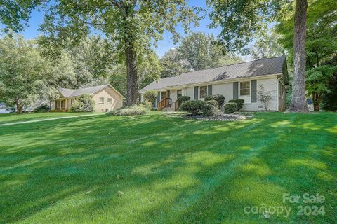 5822 Mullis Road