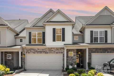 5933 Carrollton Lane