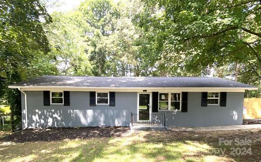 211 Forest Park Road sold home in Forest Park, Matthews, NC