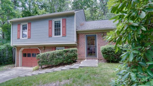 7 Silverlace Circle sold home in Hunters Trace, Arden, NC