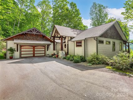 205 Adohi Trail