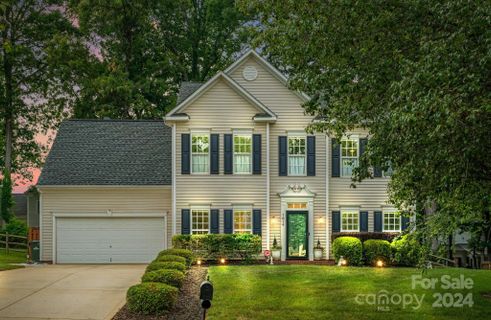 7814 Antique Circle