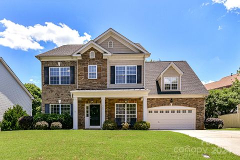 668 Ravenglass Drive sold home in Chadwyck at Regent Park, Fort Mill, SC