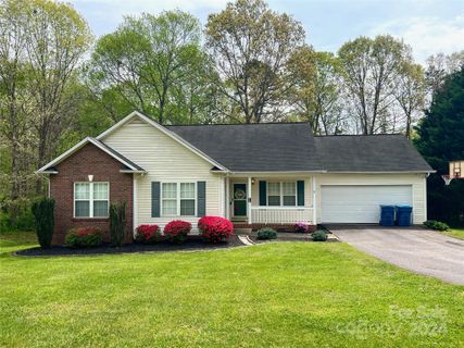2104 Redberry Lane LOT 69 sold home in Strawberry Fields, Conover, NC