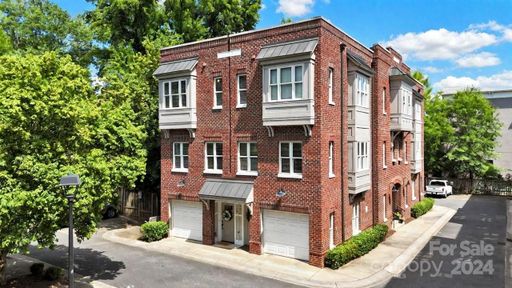 106 N Laurel Avenue 120