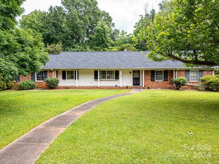 3701 Pelham Lane