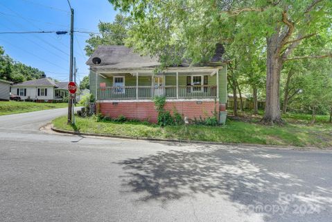 903 Efird Street