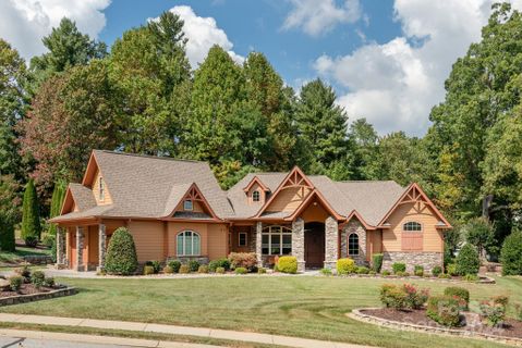 278 Shipman Parkway sold home in Berwick Downs, Flat Rock, NC