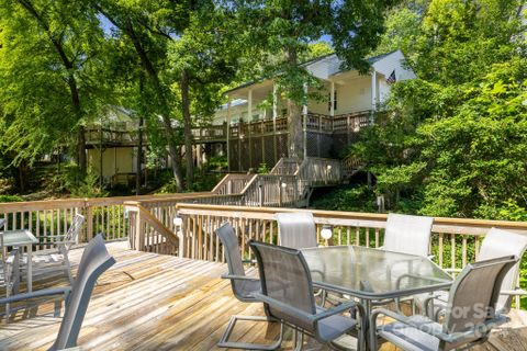 140 N Shoreline Drive sold home in Dixie Shores, Badin Lake, NC