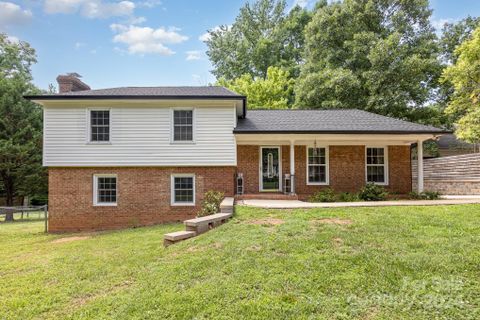 8201 Cliffside Drive