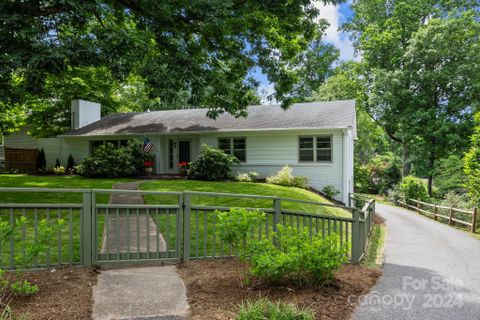 Previously sold for $907,213