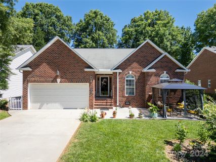 1307 Overhill Road sold home in Woodfield, Salisbury, NC