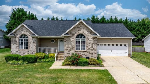 1543 Farmington Hills Drive sold home in Farmington Hills, Conover, NC