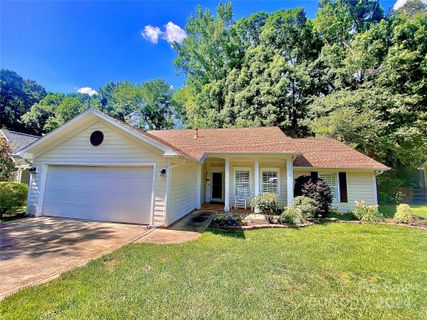 16202 Amber Field Drive sold home in Harvest Pointe, Huntersville, NC