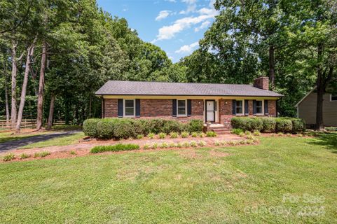 1887 Rock Springs Circle sold home in Country Valley, Denver, NC