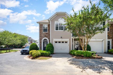 1912 Travertine Lane