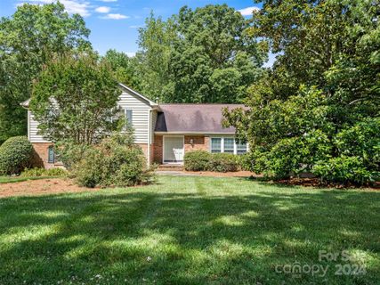 5127 Lansing Drive