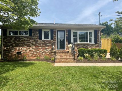 208 Catawba Drive sold home in Catawba Heights, Mount Holly, NC