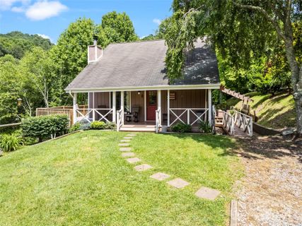 949 Maple Springs Drive sold home in Maple Springs, Waynesville, NC