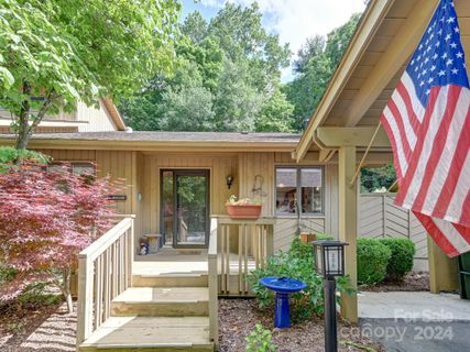 206 Laurel Oak Lane
