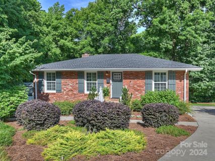 2201 Inverness Road