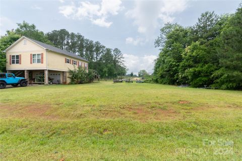 00 Wood Land Drive 46/47 sold home in Country Club Estates, Norwood, NC
