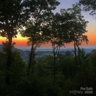 678 Hawk Mountain Road
