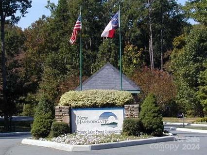 123 Catfish Landing active home in New Harborgate, Denton, NC