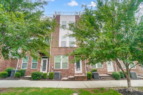 425 E 16th Street