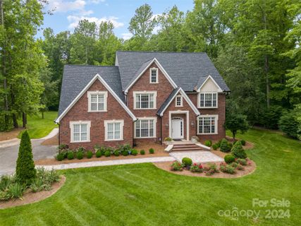 223 Ferncliff Drive