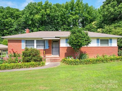 4730 Dogwood Place sold home in Lakeview Manor, Charlotte, NC