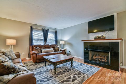 12 Auburndale Drive