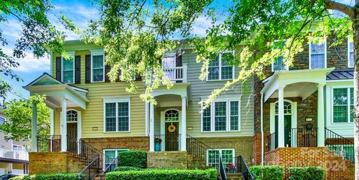 1074 Drayton Court