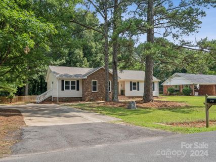 742 Hillcroft Place