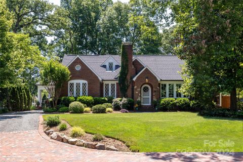 2022 Chambwood Drive