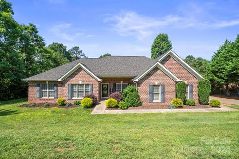 1460 Brookstone Drive sold home in Brookstone, Hickory, NC