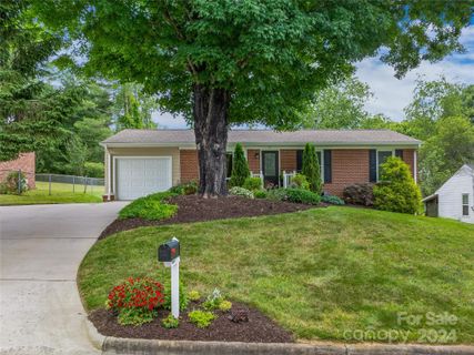 55 Starmount Drive sold home in Knollwood, Asheville, NC