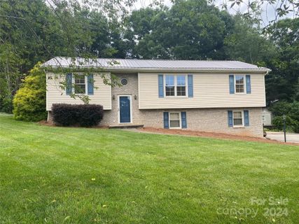 206 Timber Ridge Drive sold home in Oakmont Estates, Lenoir, NC