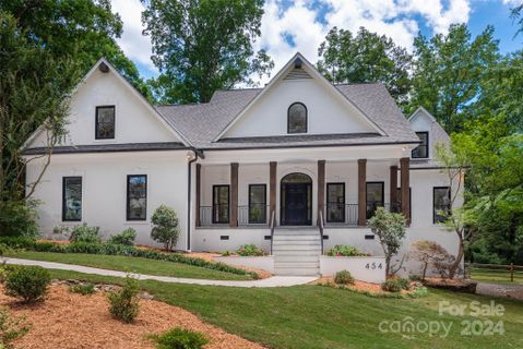 454 Hunter Lane