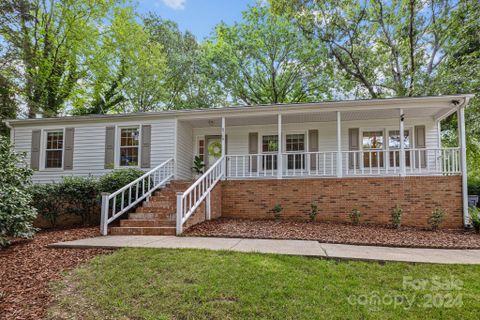 6719 Woodshed Circle sold home in Country Roads, Charlotte, NC