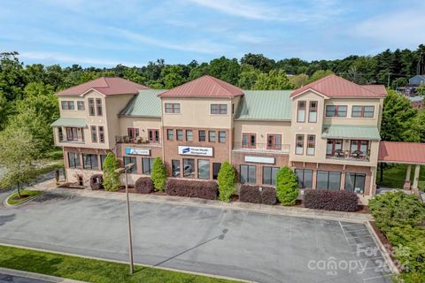 475 S Church Street #G sold home in Beacon Commons, Hendersonville, NC