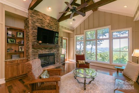 45 Creekside Way I/301