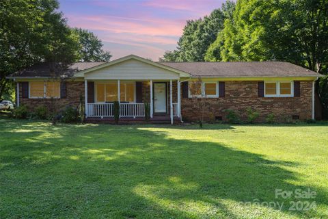 4500 Dawnwood Drive sold home in Fox Run, Gastonia, NC