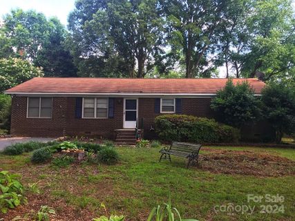1300 Stallings Road sold home in Stallings Park, Matthews, NC