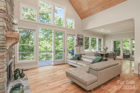 1379 Mountain Parkway sold home in Mountain Park at Lake Adger, Mill Spring, NC