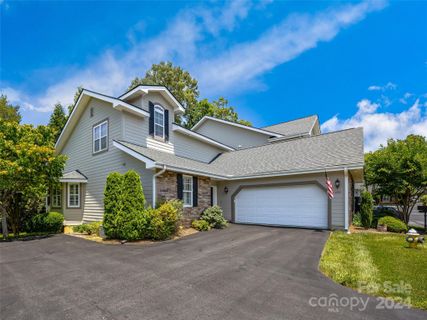 231 Towne Place Drive sold home in Towne Place, Hendersonville, NC