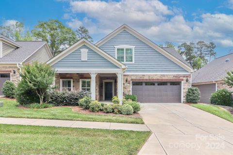 8113 Parknoll Drive sold home in The Courtyards of Huntersville, Huntersville, NC